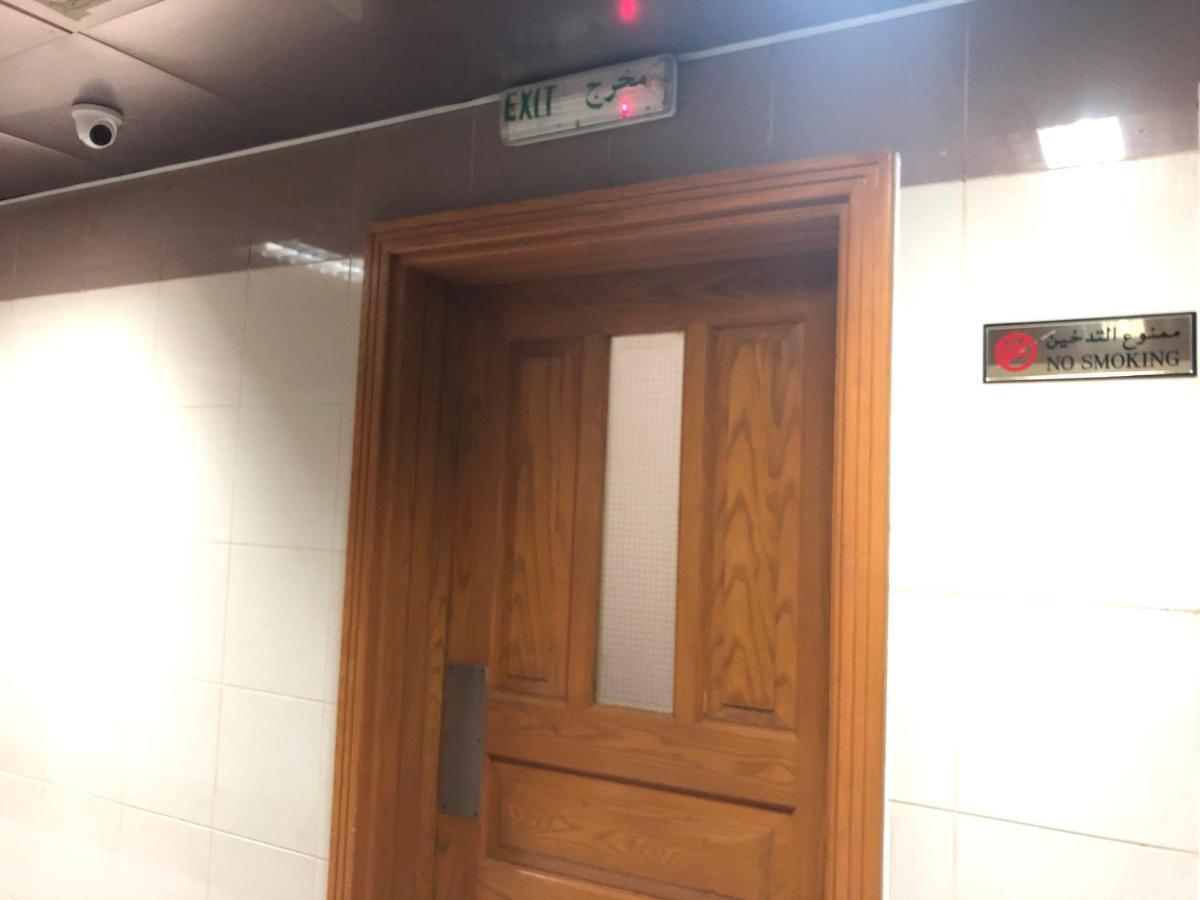 New Royal Mark Hotel Apartments ドバイ エクステリア 写真