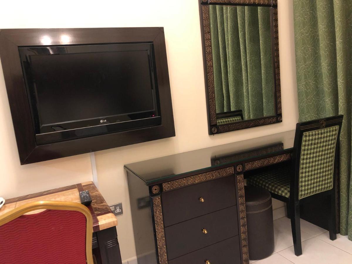 New Royal Mark Hotel Apartments ドバイ エクステリア 写真