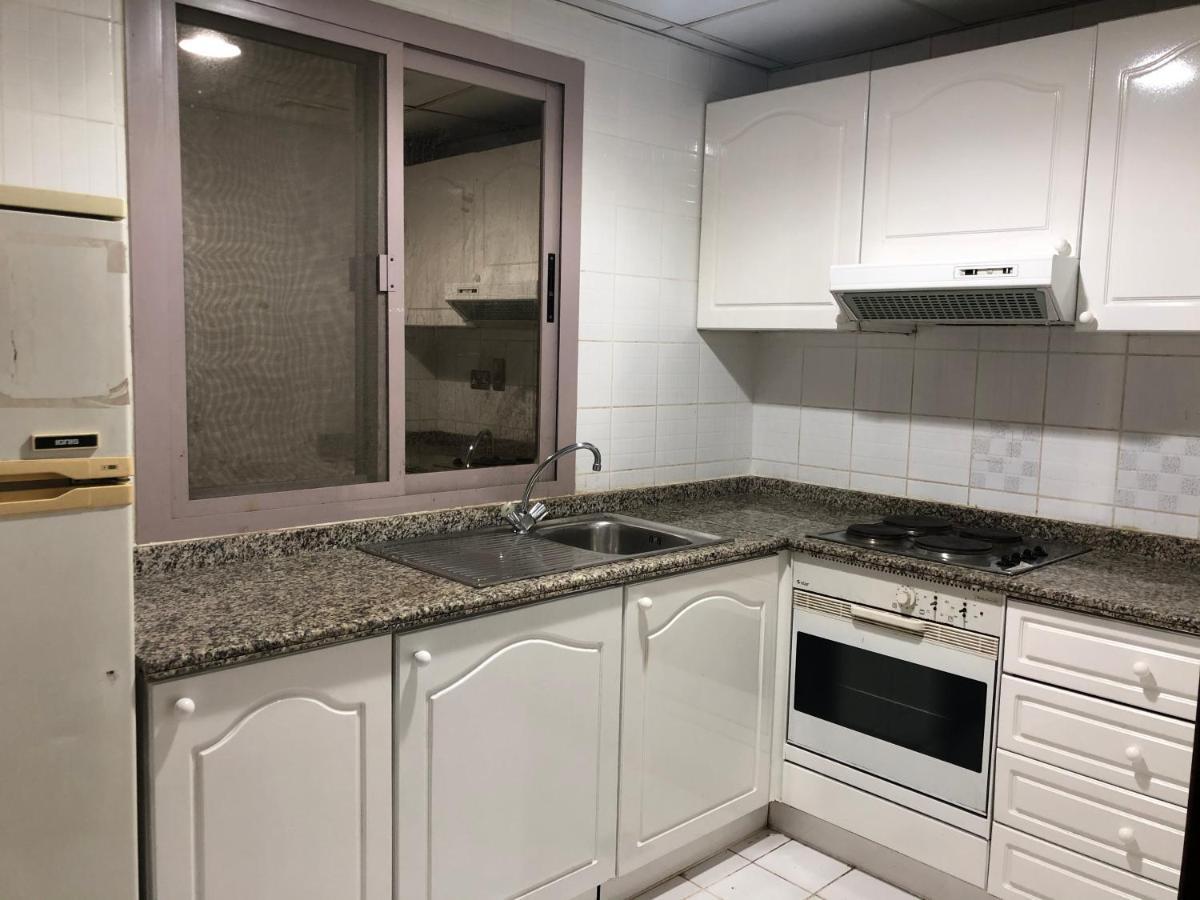 New Royal Mark Hotel Apartments ドバイ エクステリア 写真